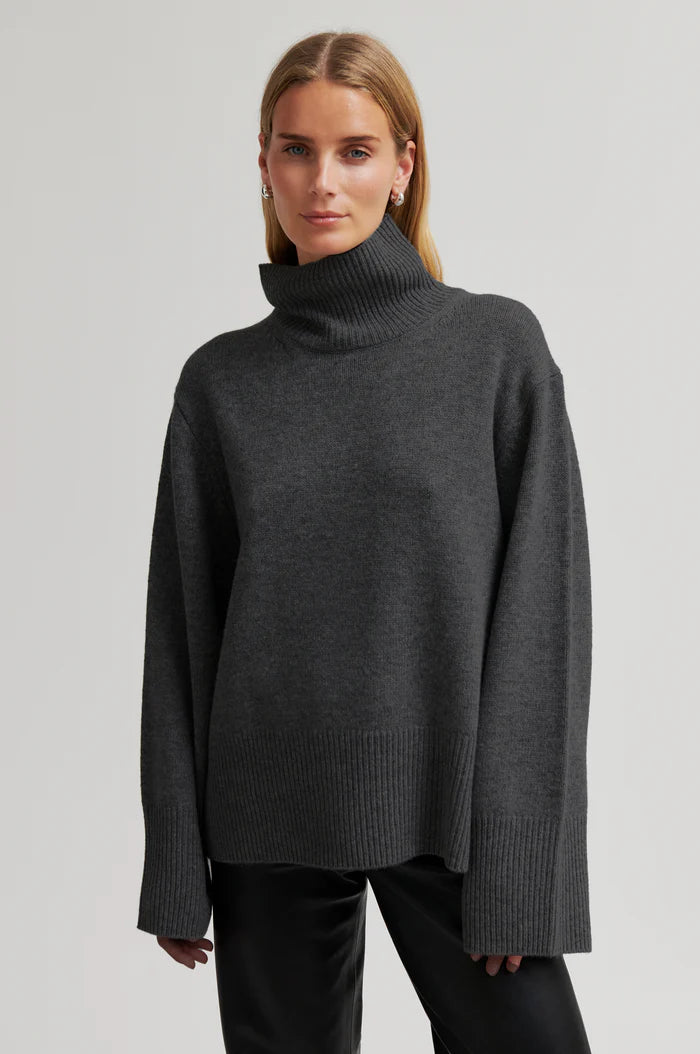 ALPHA KNIT T-NECK - GRÅ - SECOND FEMALE
