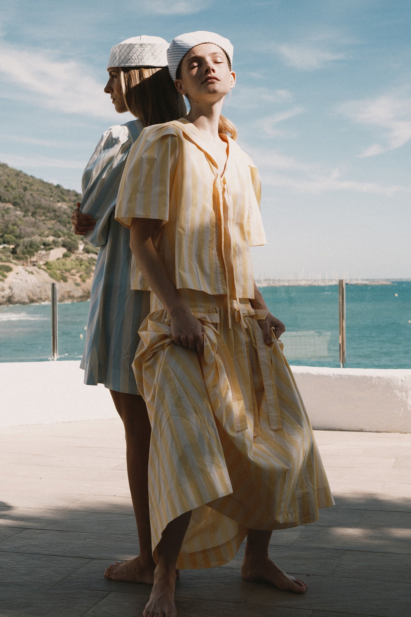 STRIBET NEDERDEL - TINY BIG SISTER