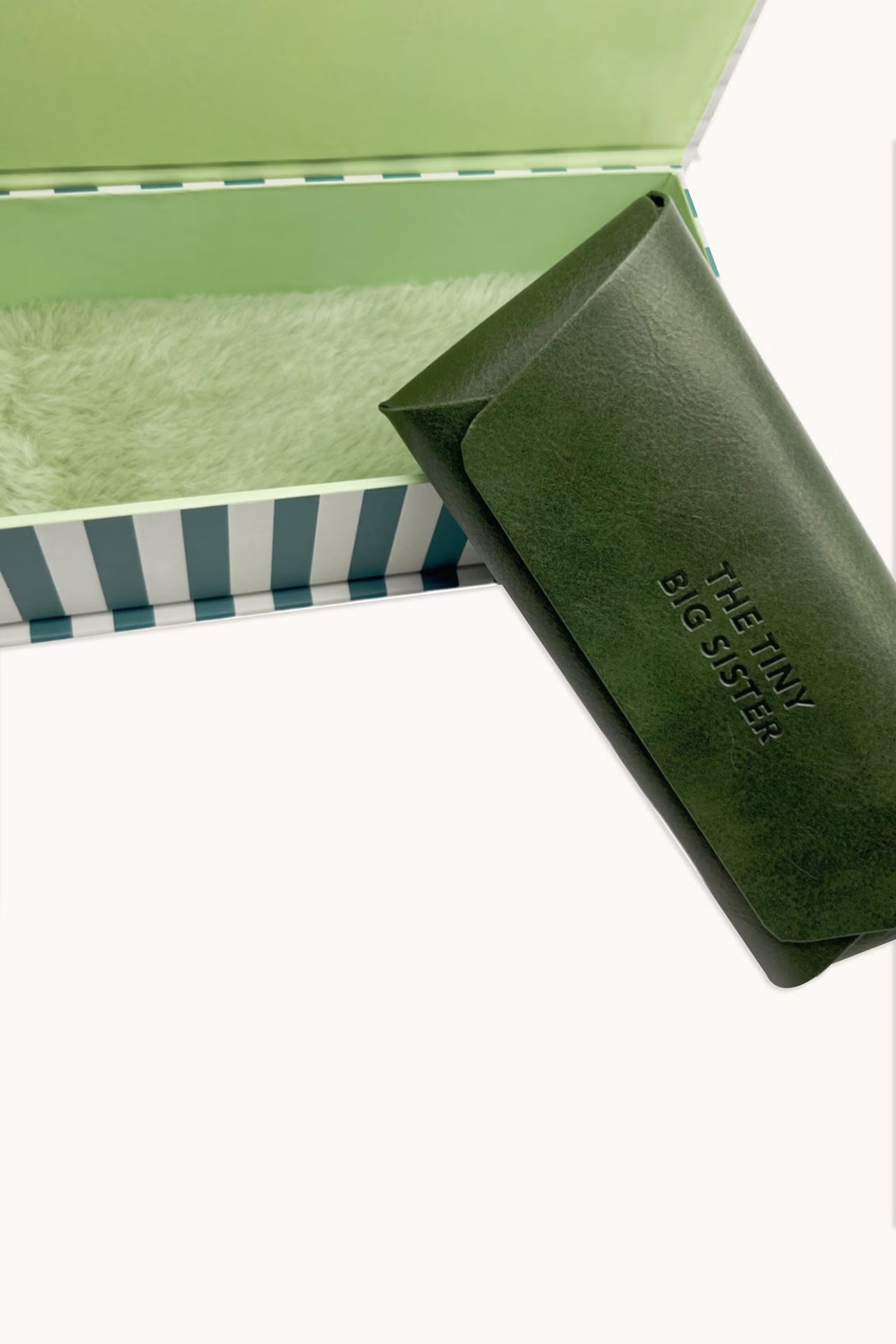 SOLBRILLER  - THE TINY BIG SISTER