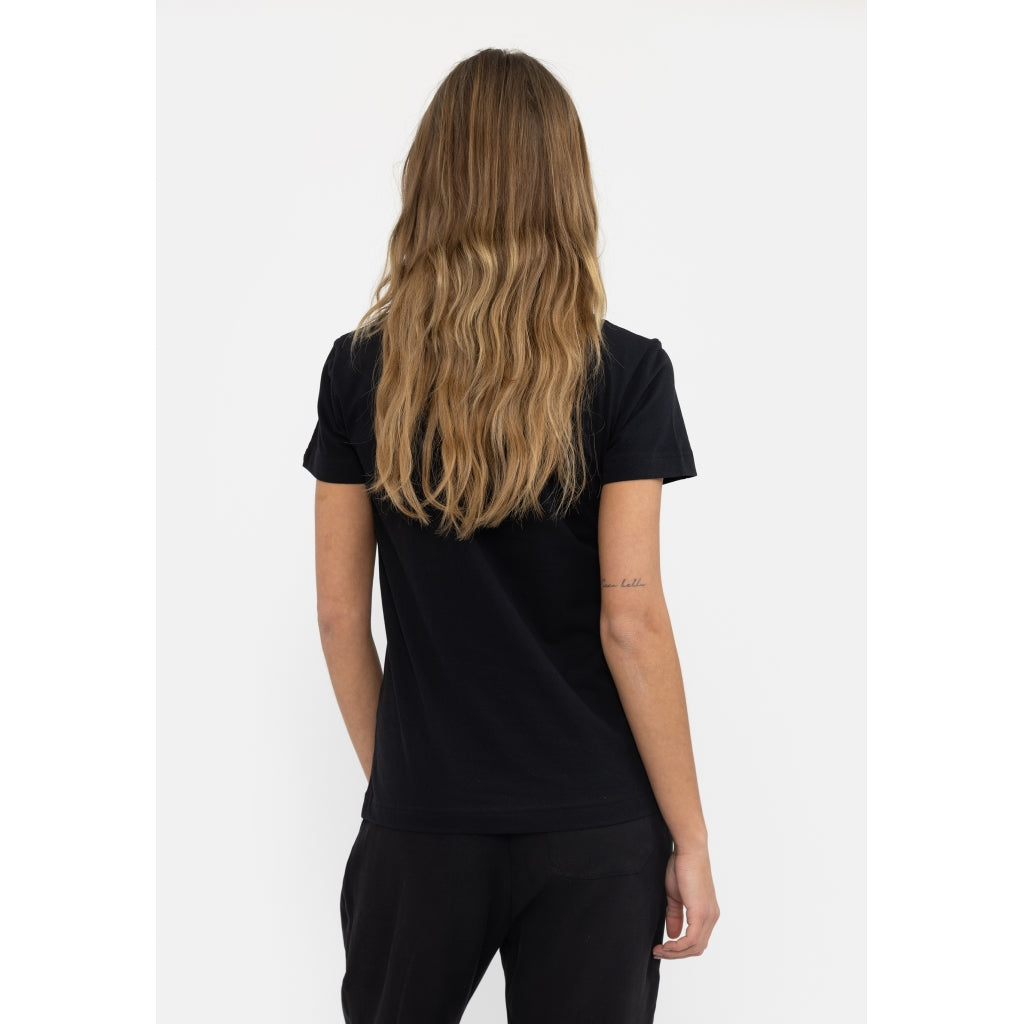 SIGNE BASIC T-SHIRT - SORT - ESMÉ STUDIOS