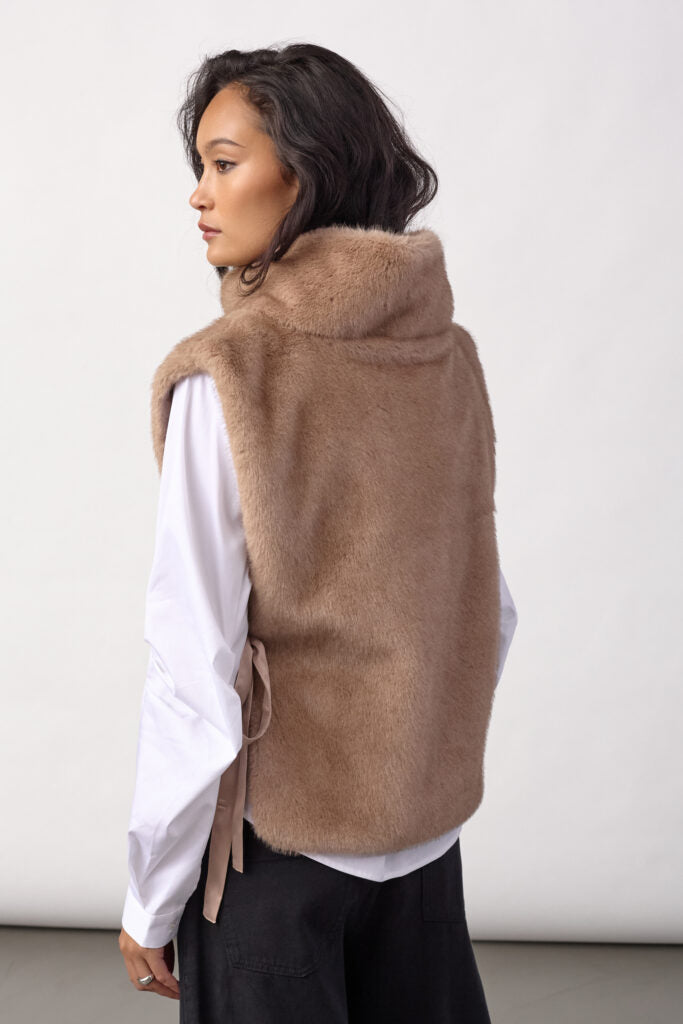 FERA FAUX VEST - CO'COUTURE