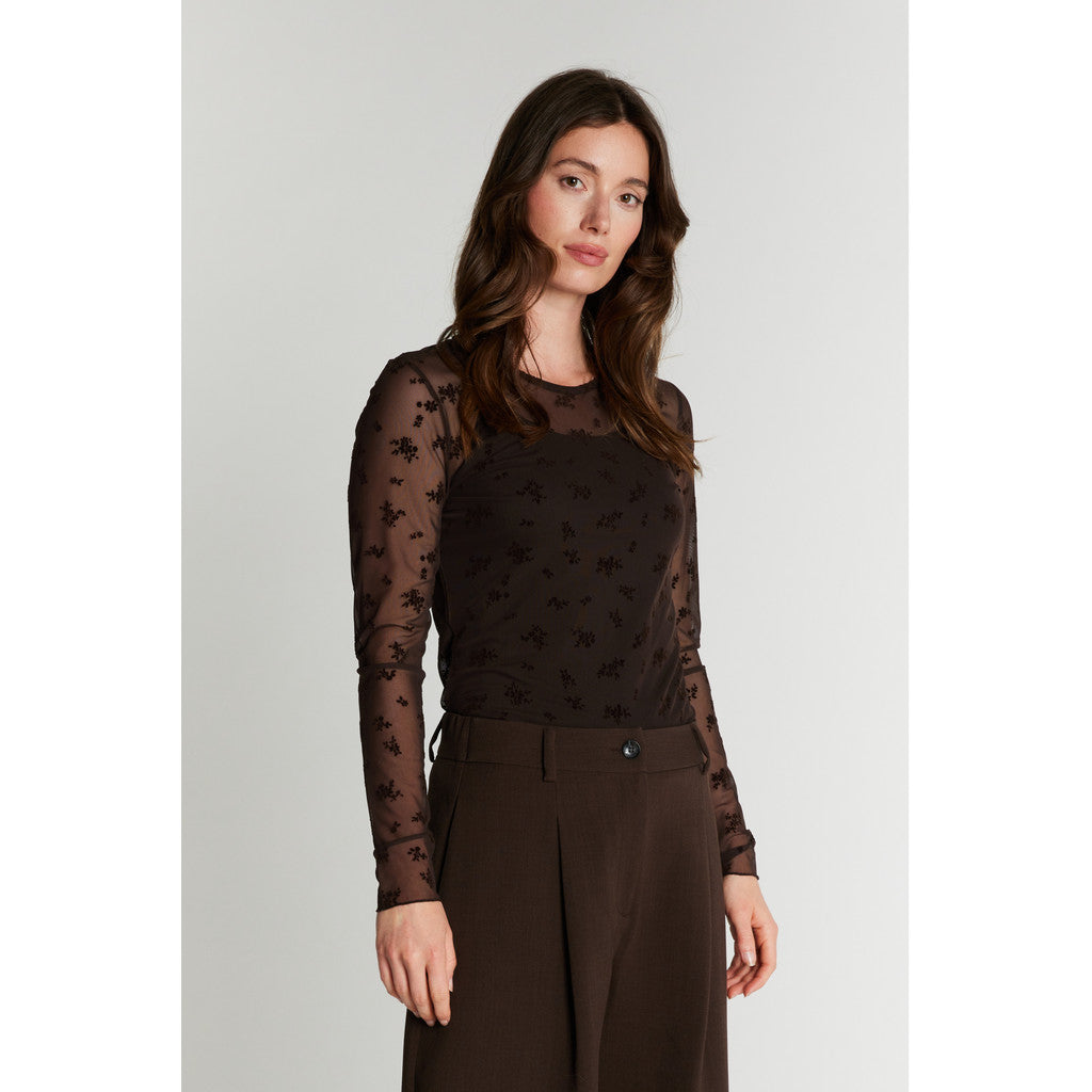 BRUN MESH . RUE DE FEMME
