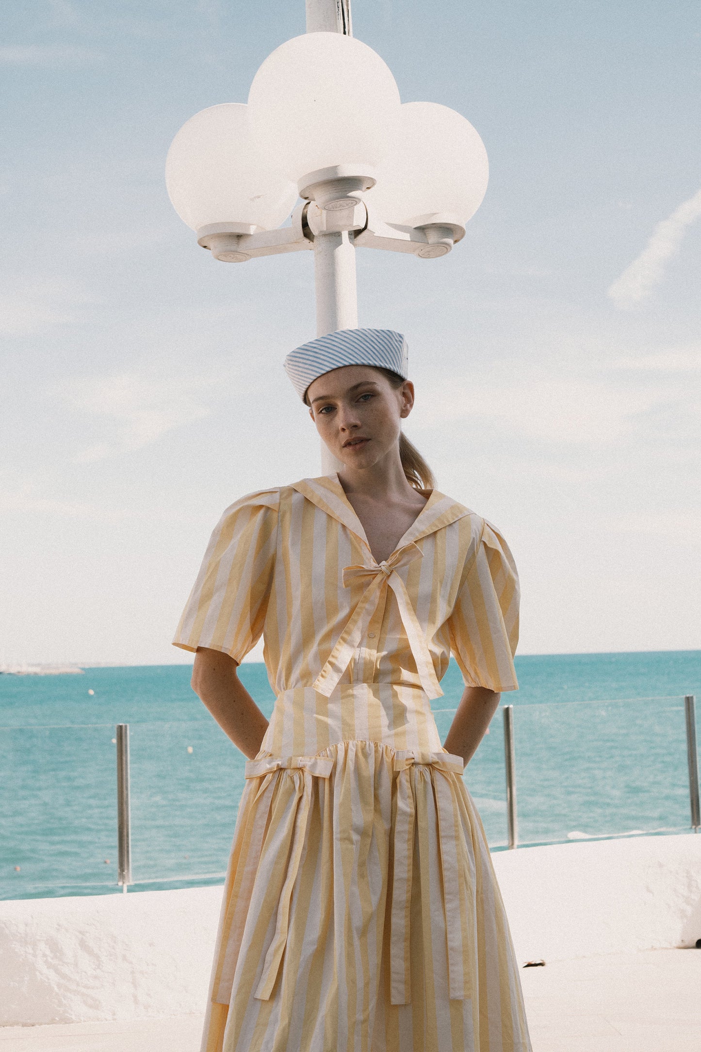 STRIBET NEDERDEL - TINY BIG SISTER