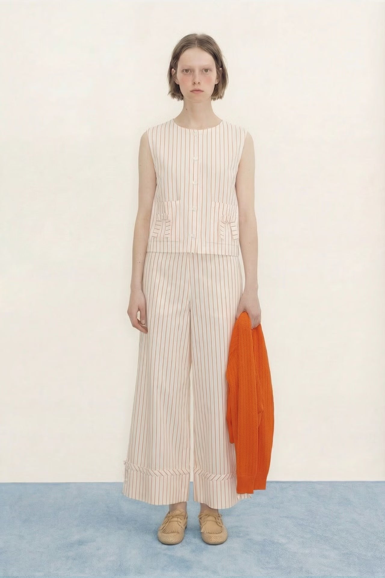 BOW TOP - TINY BIG SISTER