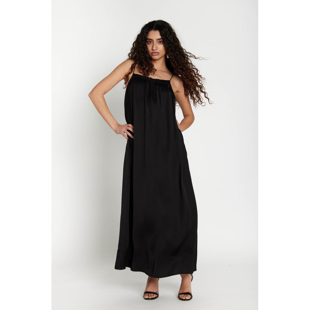 TORA DRESS  -BRUUNS BAZAAR